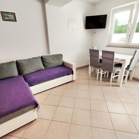 Apartments And Rooms Vuleta, Close To The Beach Макарска Стая снимка