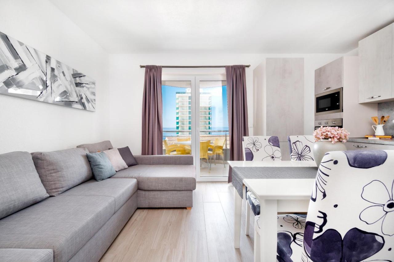 Apartments And Rooms Vuleta, Close To The Beach Макарска Екстериор снимка