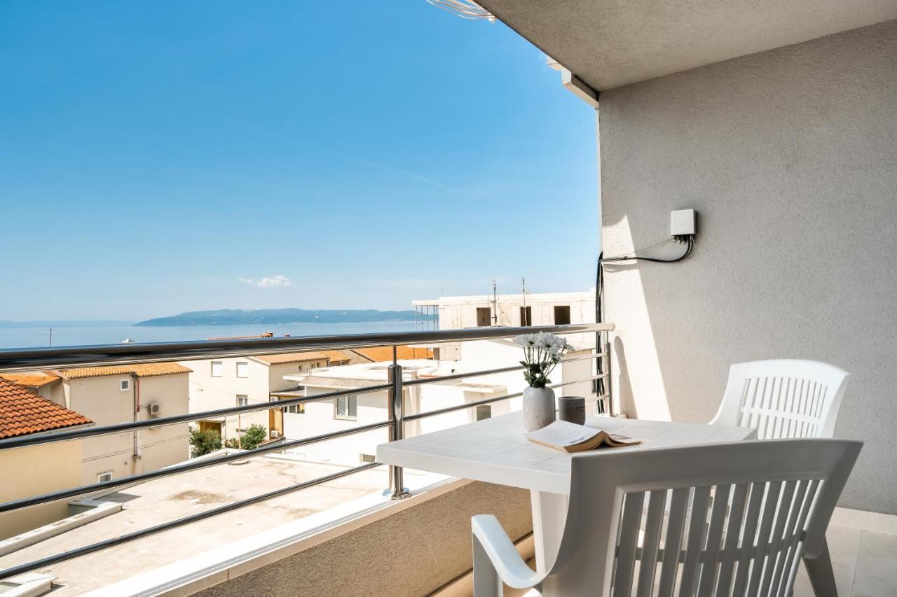 Apartments And Rooms Vuleta, Close To The Beach Макарска Екстериор снимка