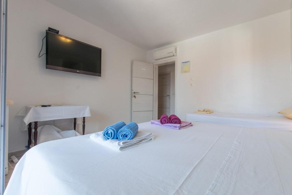 Apartments And Rooms Vuleta, Close To The Beach Макарска Стая снимка